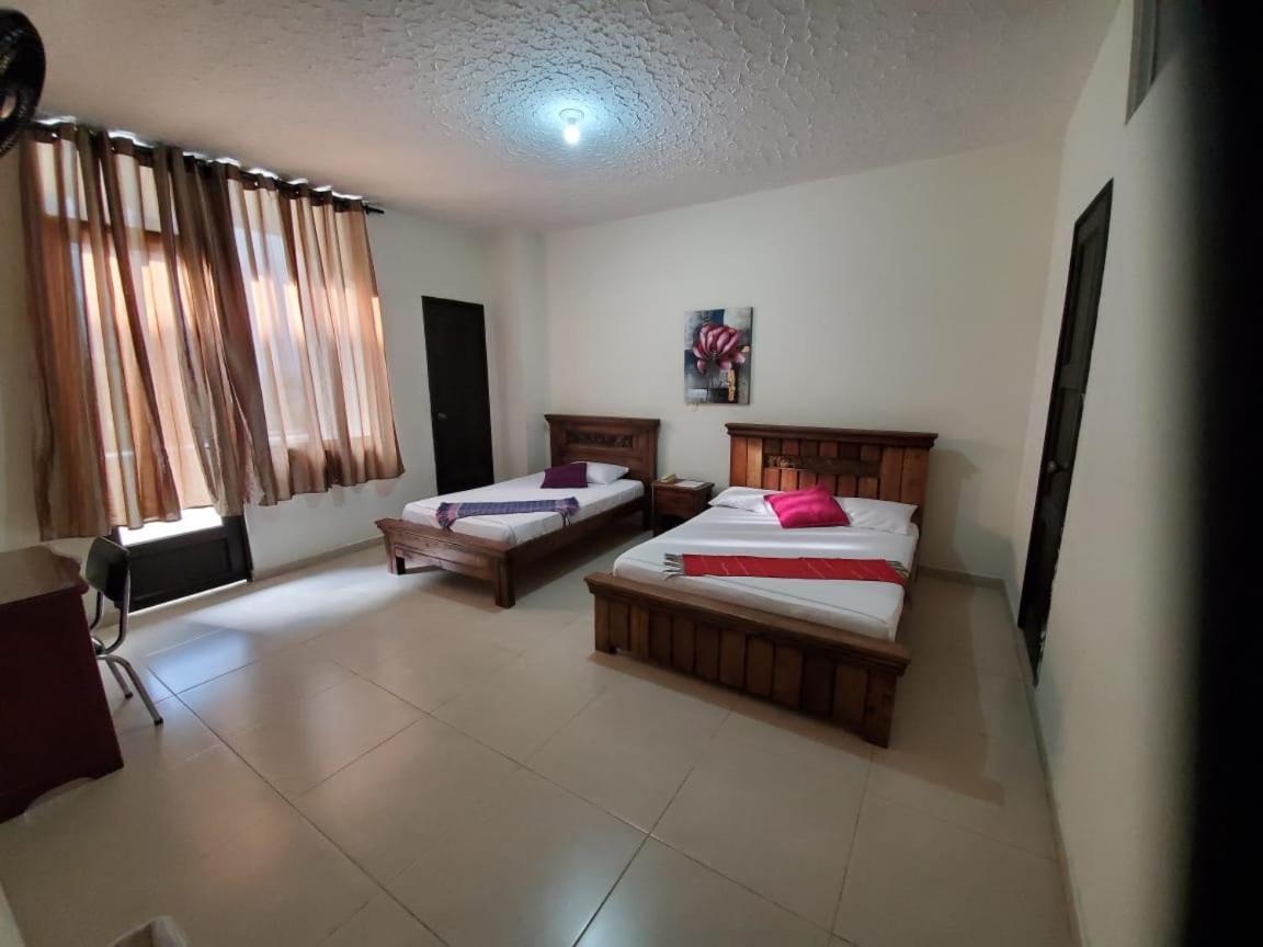 Hotel Cataluna ペレイラ エクステリア 写真