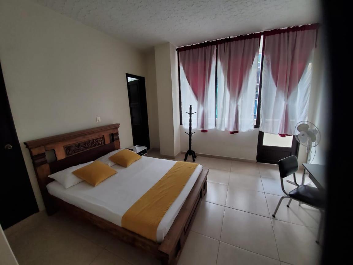 Hotel Cataluna ペレイラ エクステリア 写真