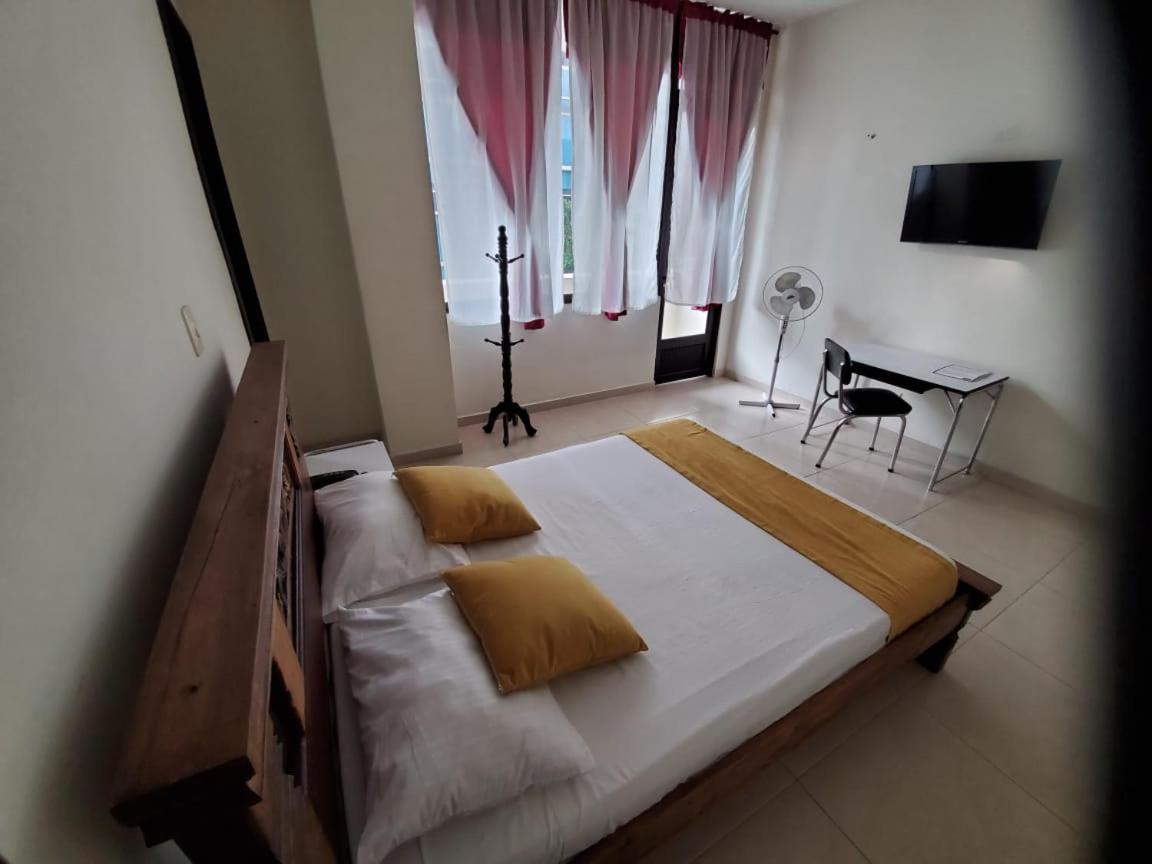 Hotel Cataluna ペレイラ エクステリア 写真