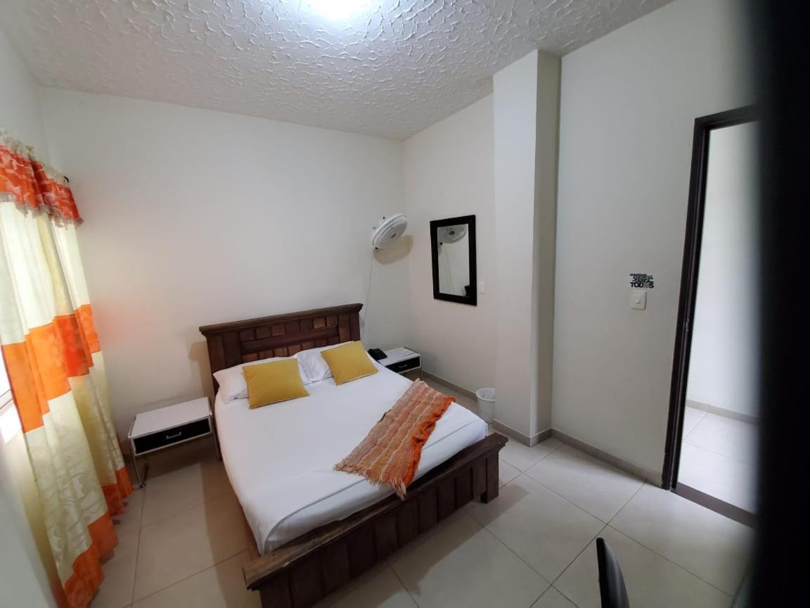 Hotel Cataluna ペレイラ エクステリア 写真